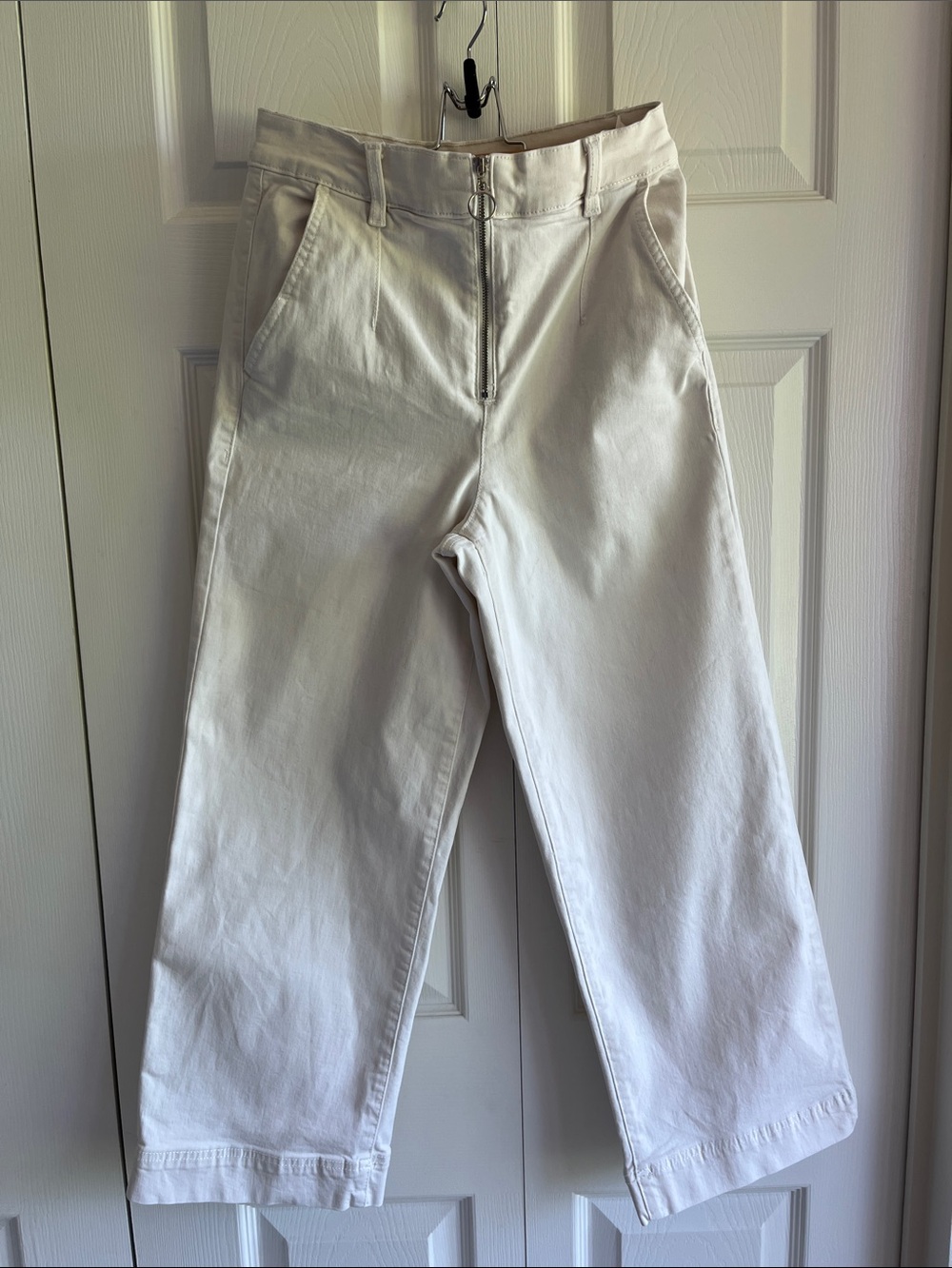 Dynamite White Cropped Ankle Pants